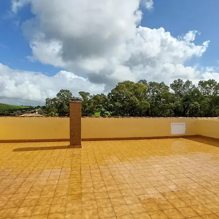 4 Bedroom Pet Friendly In *