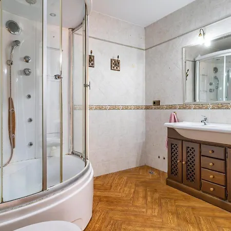 Holiday home 4 Bedroom Pet Friendly In