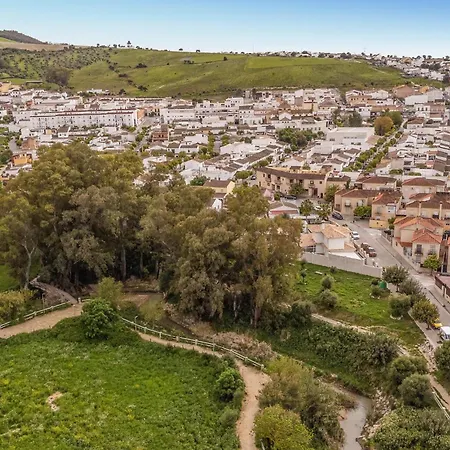 4 Bedroom Pet Friendly In *
